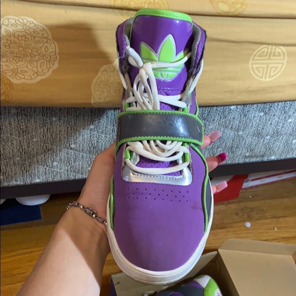 Adidas Roundhouse mids - Picture 2 of 4
